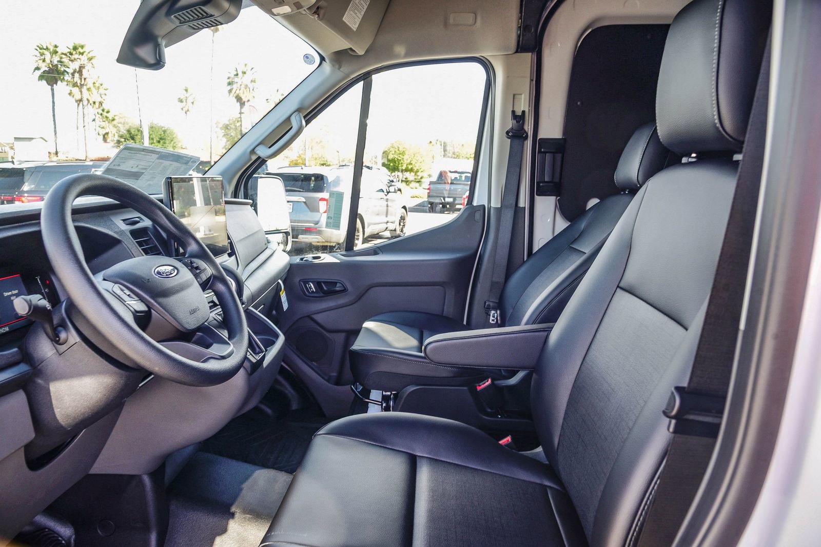 New 2026 Ford Transit 250 148 Medium Roof w/ Load Area Protection Package image 19