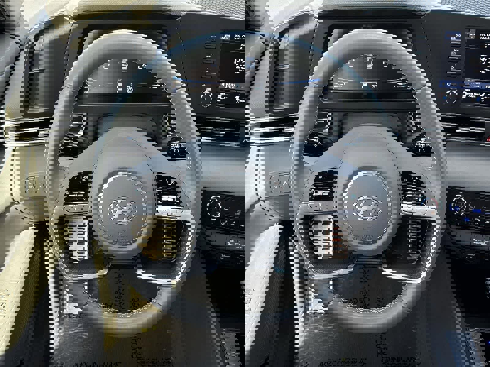 Certified 2025 Hyundai Elantra Sport image 9