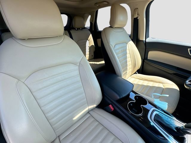 Used 2016 Ford Edge SEL w/ Equipment Group 201A AWD/4WD image 34