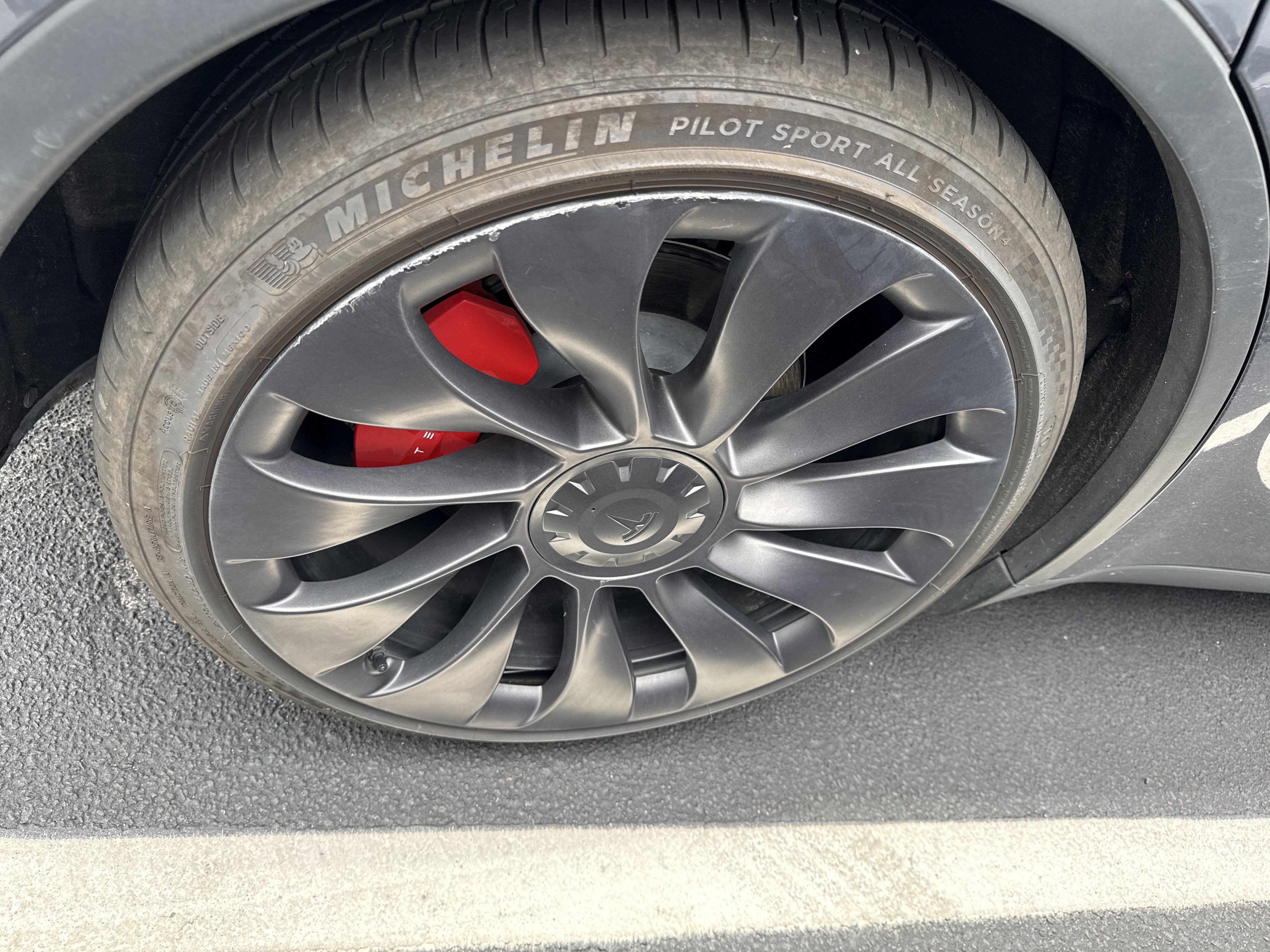 Used 2023 Tesla Model Y Performance AWD/4WD image 11