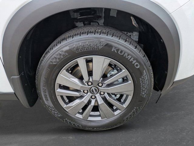 New 2026 Nissan Pathfinder SV image 9