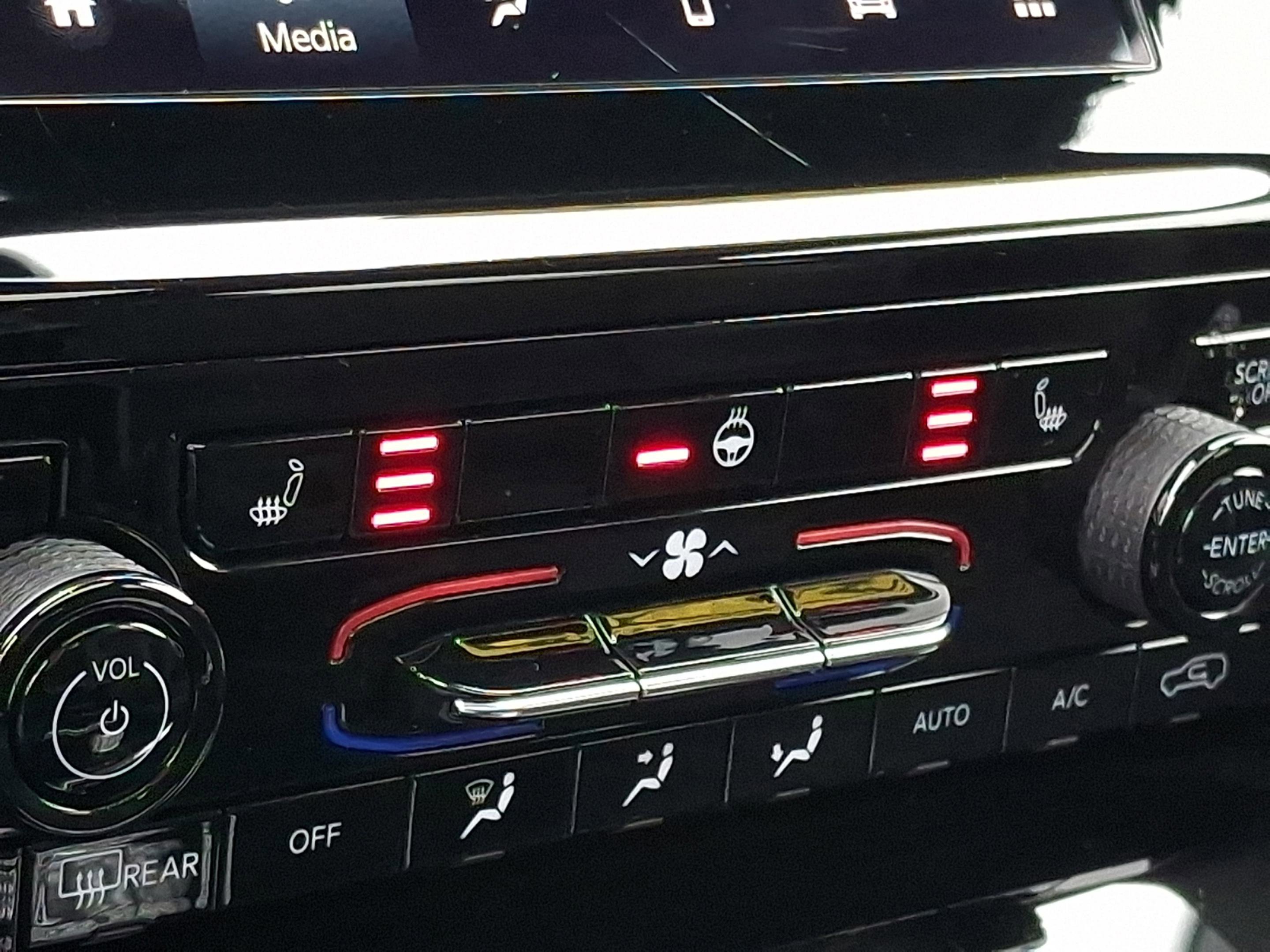 Certified 2023 Jeep Grand Cherokee Altitude image 22