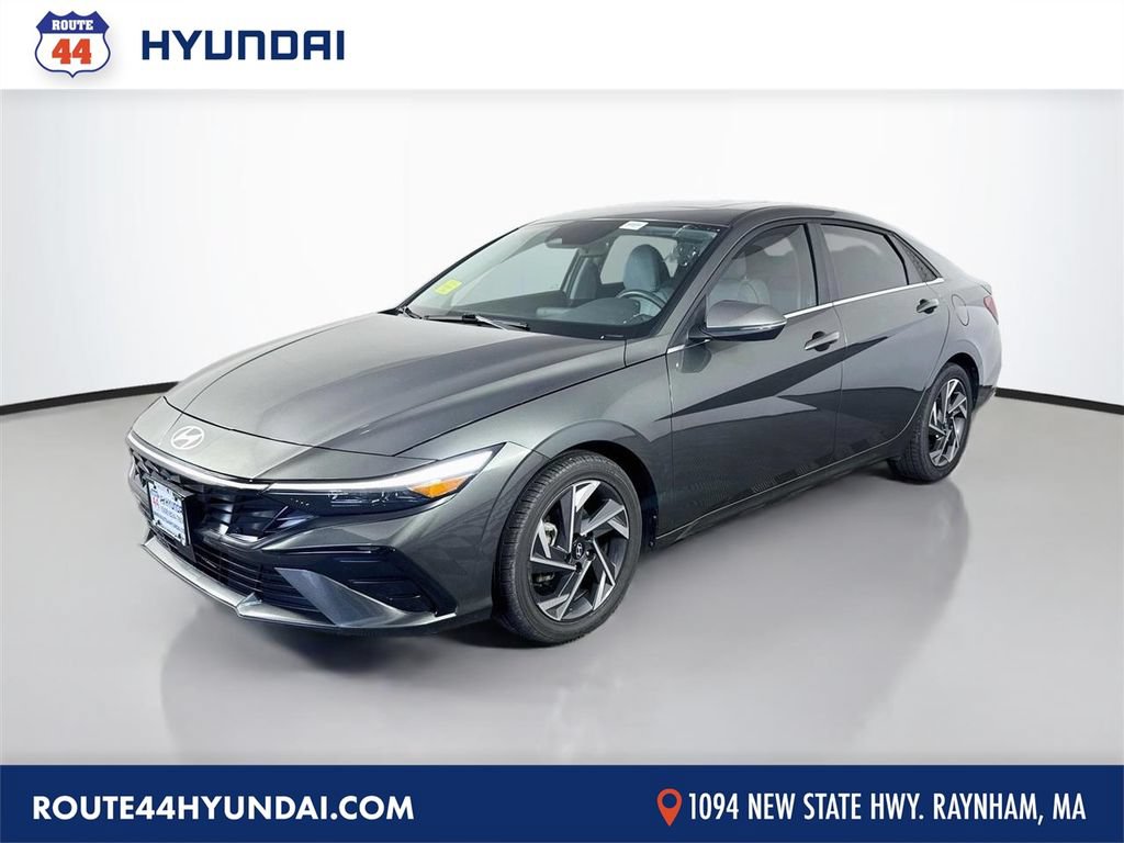 Used 2025 Hyundai Elantra Limited FWD image 1