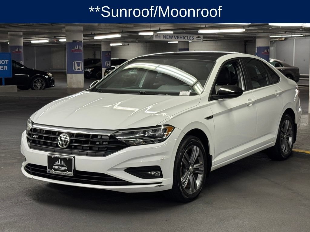 Used 2019 Volkswagen Jetta R-Line w/ R-Line Cold Weather Package FWD image 4
