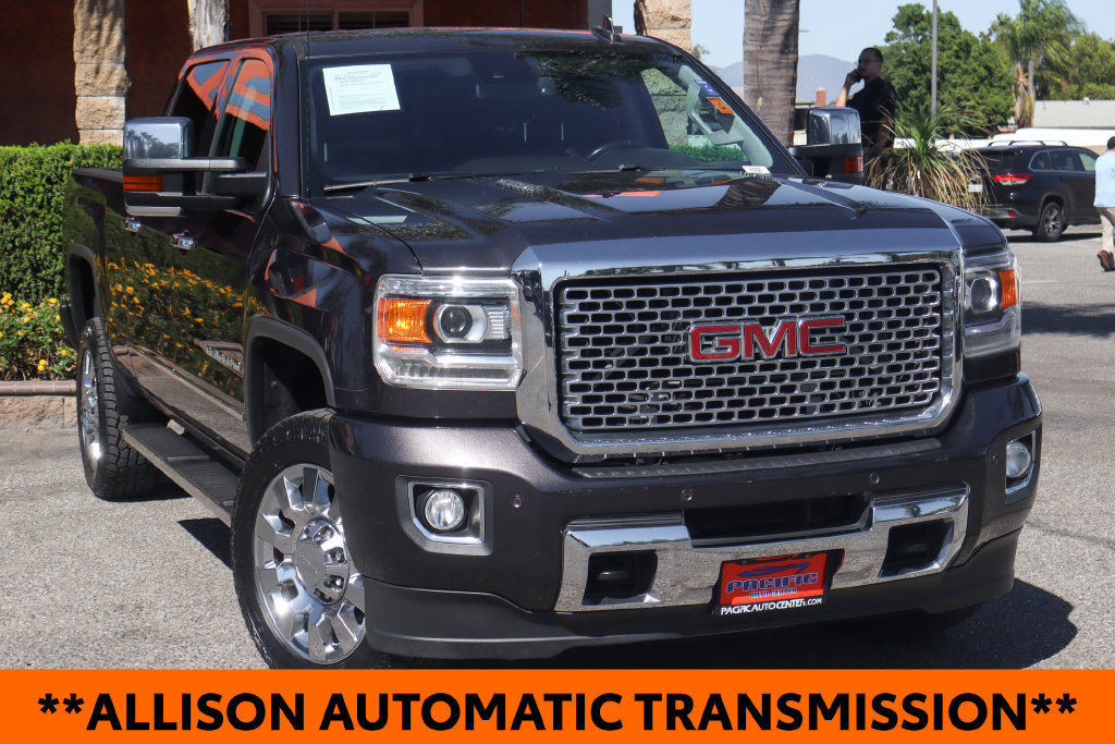 Used 2015 GMC Sierra 2500 Denali w/ Duramax Plus Package AWD/4WD image 2