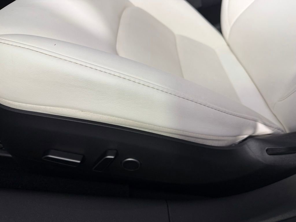 Used 2023 Tesla Model 3 Standard Range image 24