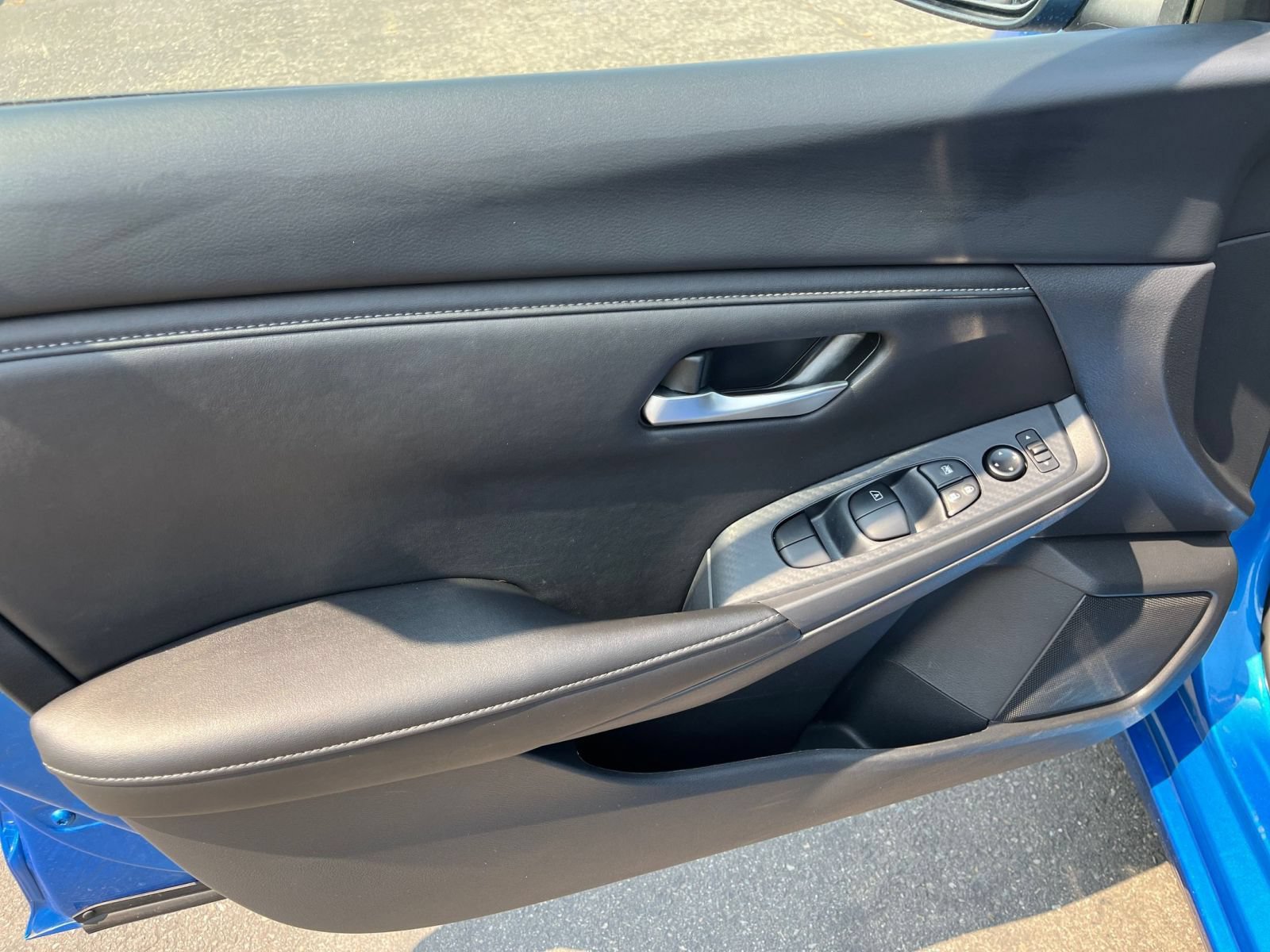 Used 2025 Nissan Sentra SV FWD image 14