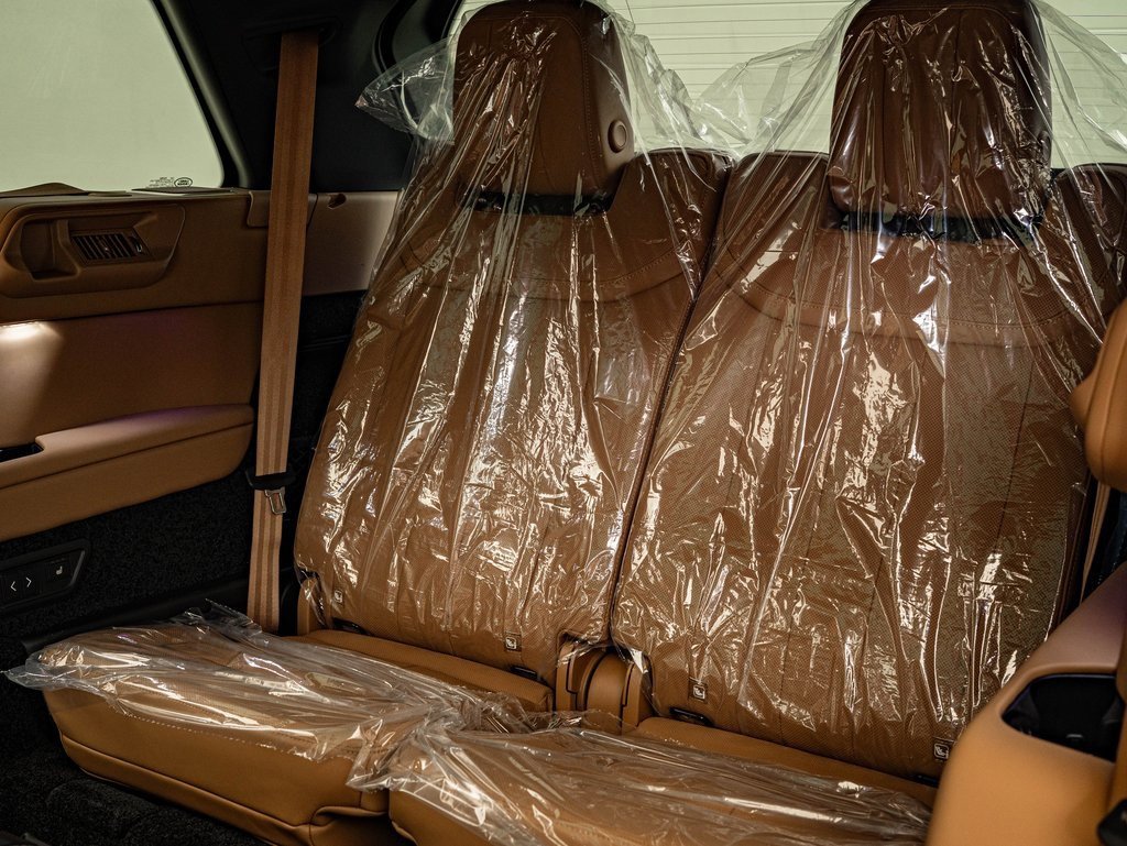 New 2026 Land Rover Range Rover Long Wheelbase SE image 38