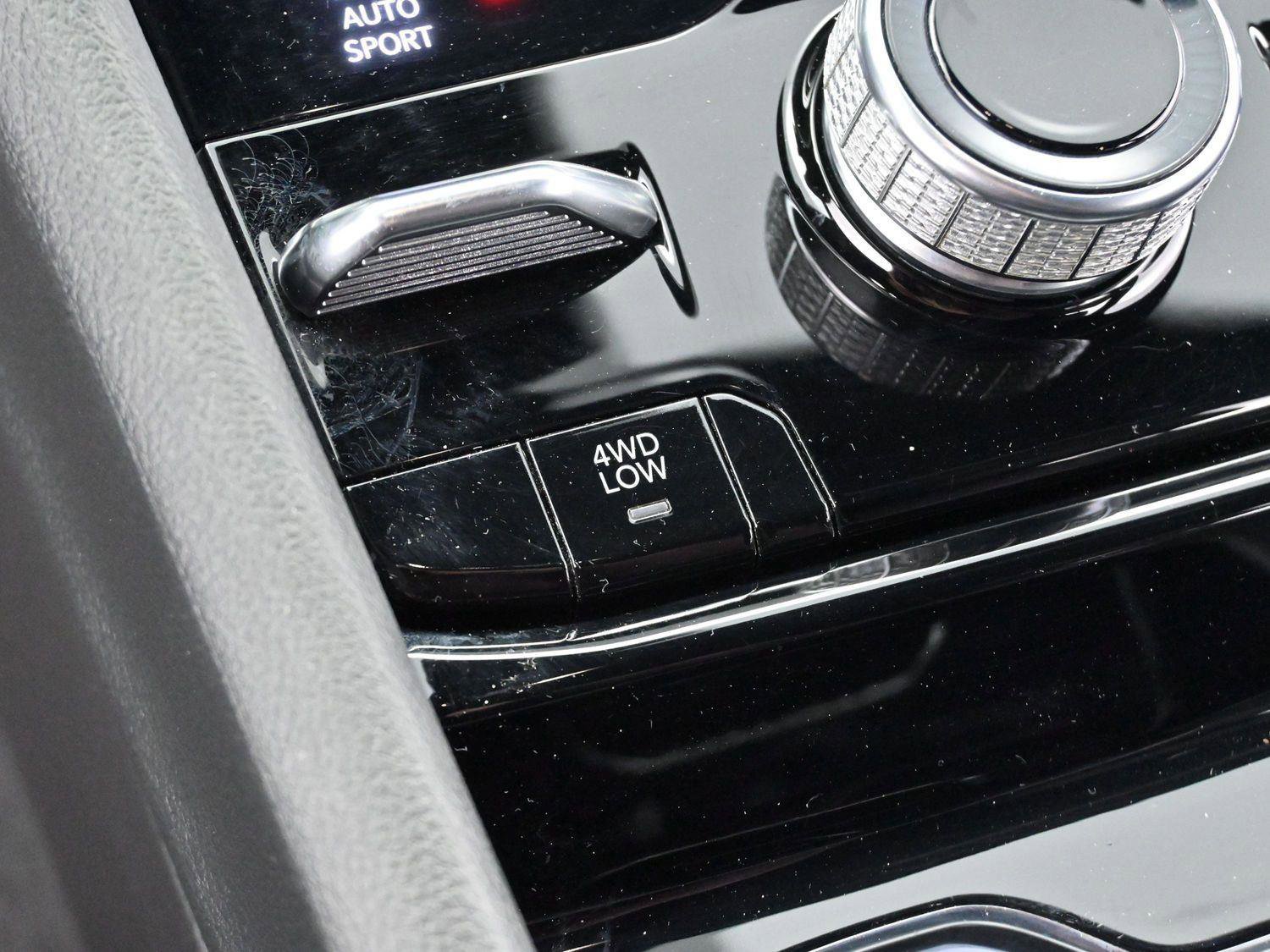 Used 2022 Jeep Grand Cherokee Trailhawk w/ Luxury Tech Group III AWD/4WD image 22