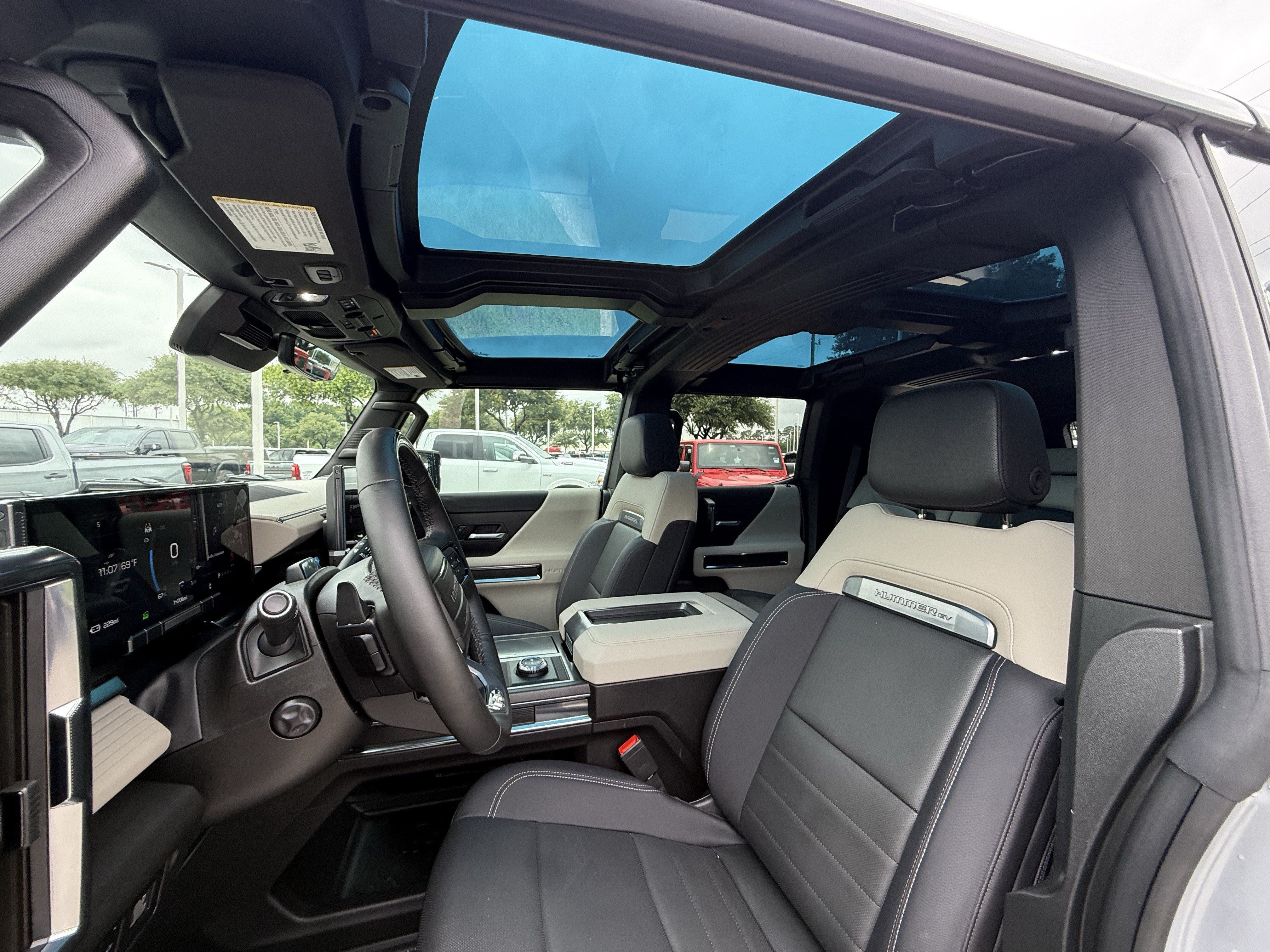 Used 2026 GMC Hummer EV SUV w/ LPO, Dark Essentials Package AWD/4WD image 28
