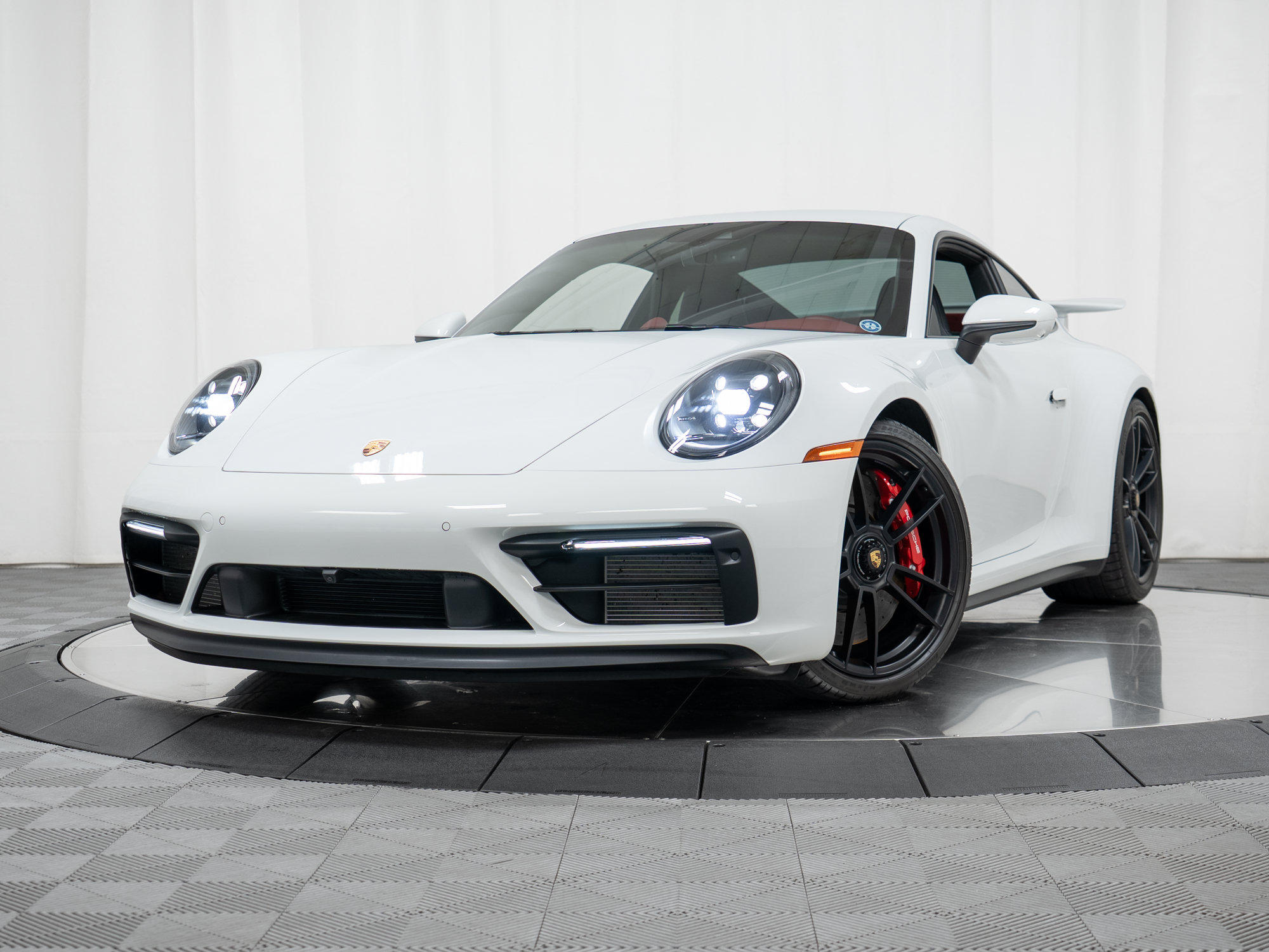 Certified 2024 Porsche 911 Carrera GTS RWD image 42