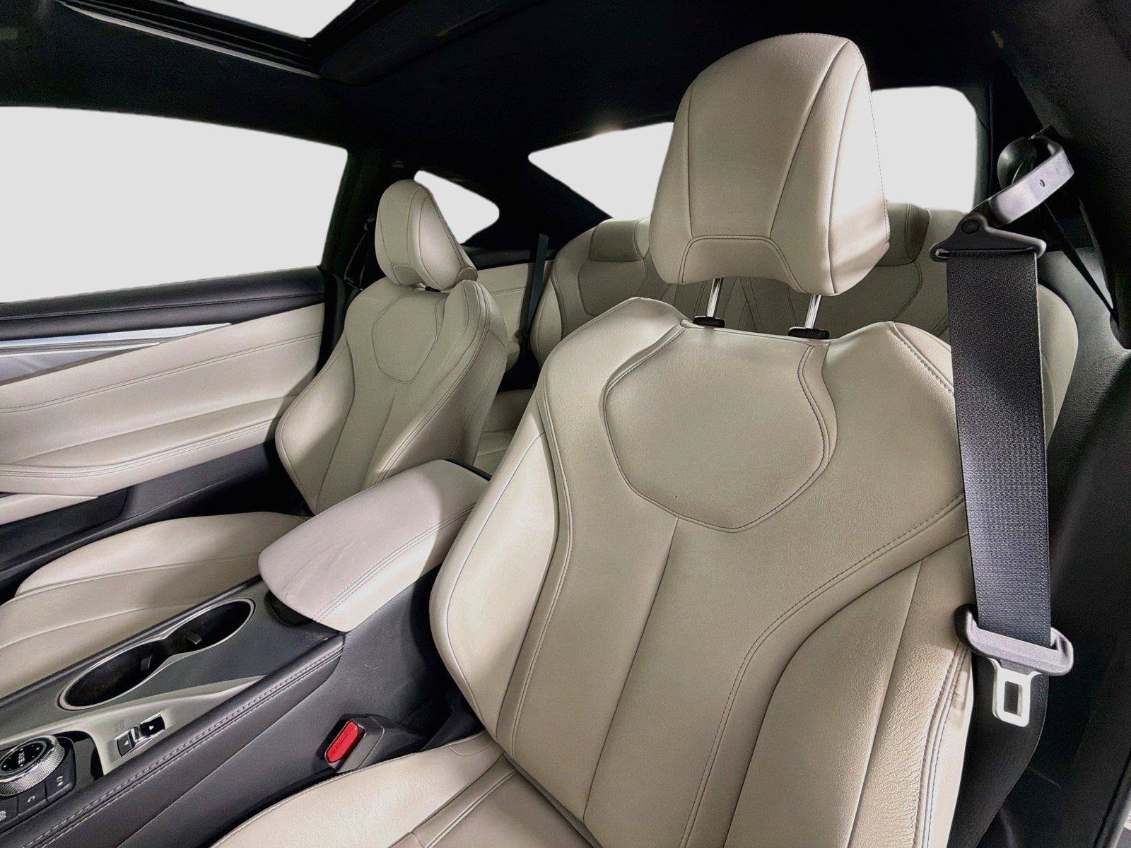 Used 2018 INFINITI Q60 3.0t Luxe RWD image 19
