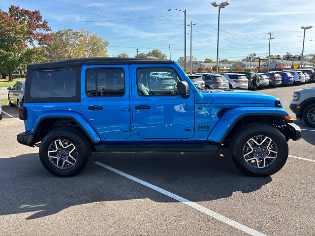 Used 2025 Jeep Wrangler Unlimited Sahara AWD/4WD image 26
