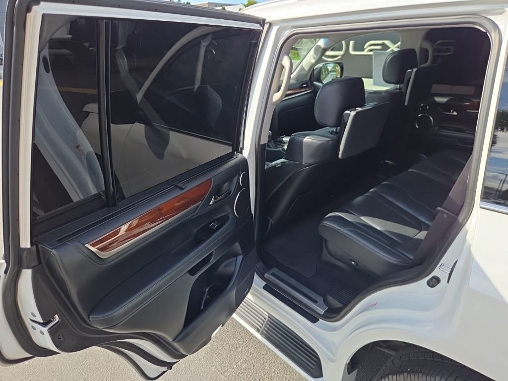 Used 2017 Lexus LX 570 4WD w/ Luxury Package image 15