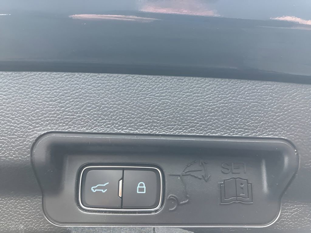 Used 2020 Ford Explorer ST w/ Premium Technology Package image 39