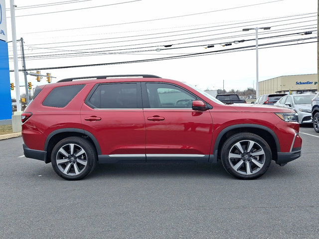 Certified 2025 Honda Pilot Touring image 7