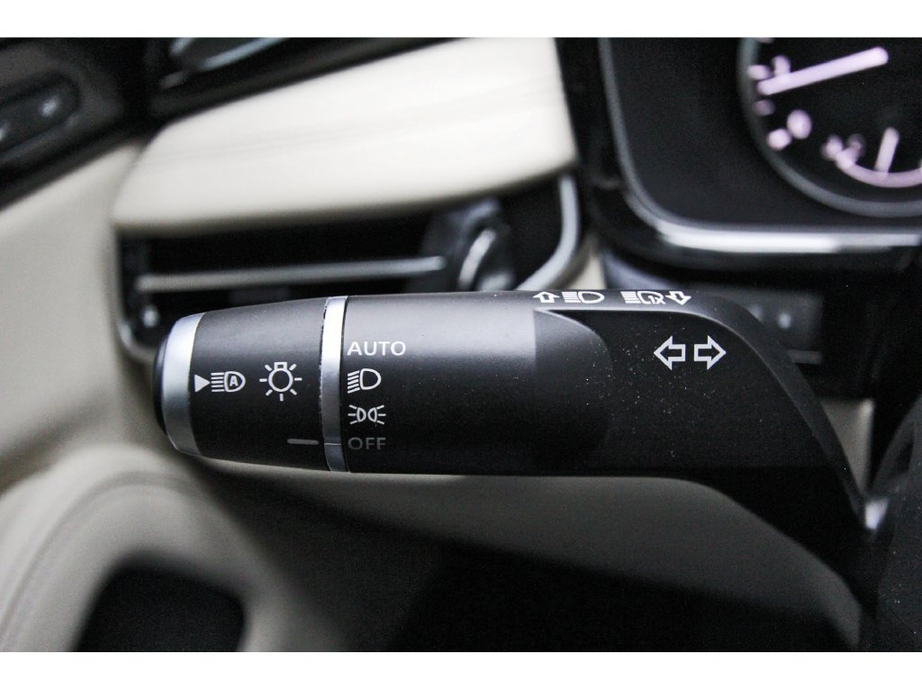 Used 2025 INFINITI QX60 Pure w/ Cargo Package FWD image 19