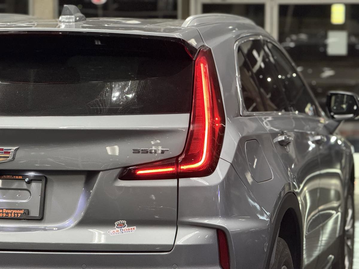 Used 2024 Cadillac XT4 Premium Luxury w/ Cold Weather Package image 18