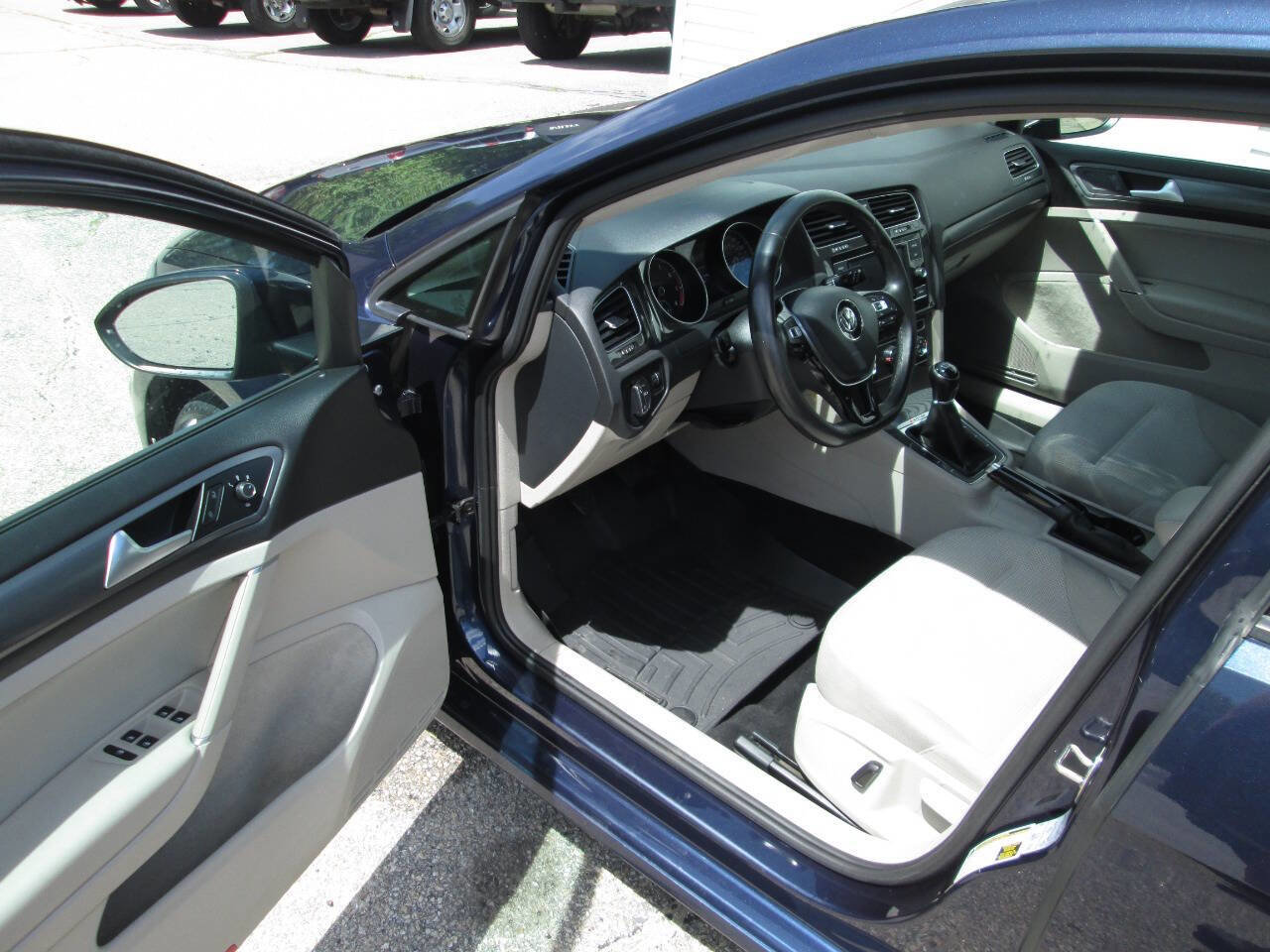 Used 2018 Volkswagen Golf SportWagen S 4Motion AWD/4WD image 13