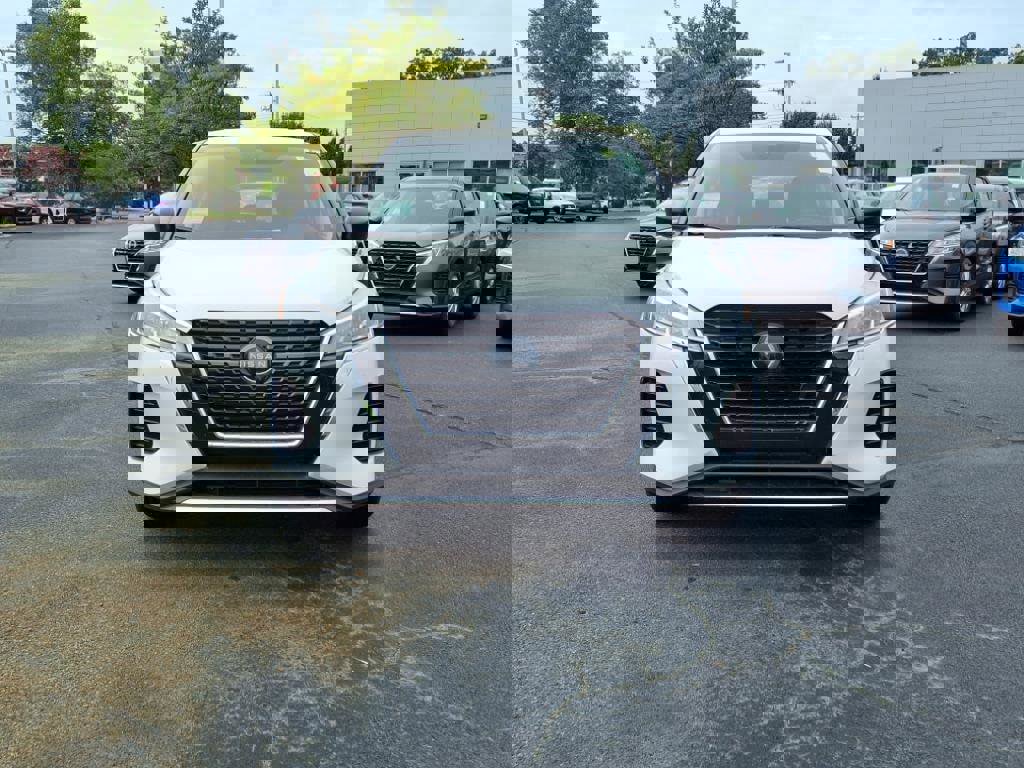 New 2025 Nissan Kicks Play S image 2