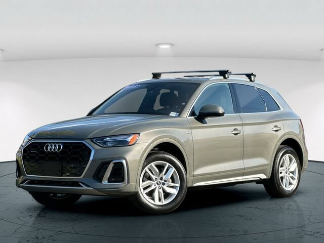 Used 2023 Audi Q5 2.0T Premium w/ Convenience Package AWD/4WD image 2