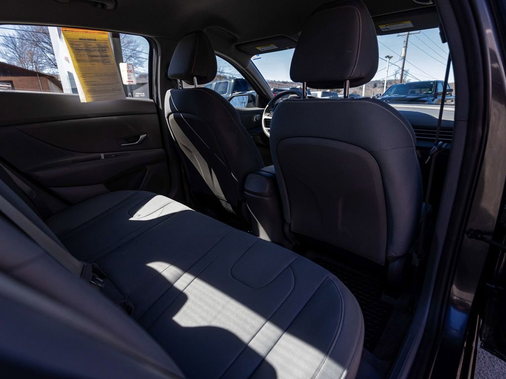 Used 2023 Hyundai Elantra SEL w/ Cargo Package image 30