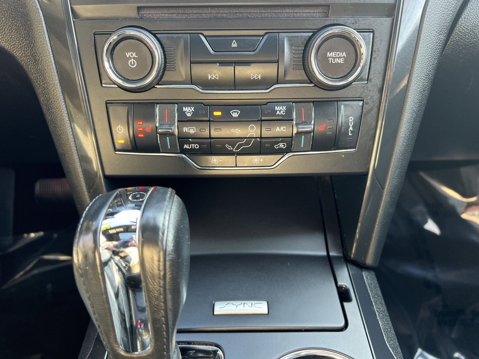 Used 2018 Ford Explorer XLT w/ Equipment Group 202A image 21