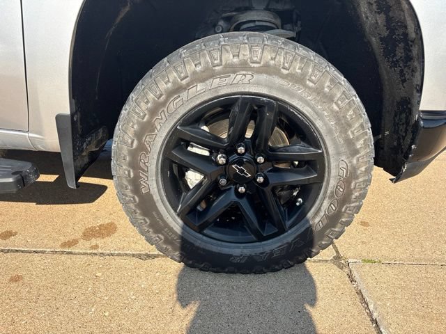 Used 2019 Chevrolet Silverado 1500 LT Trail Boss AWD/4WD image 23