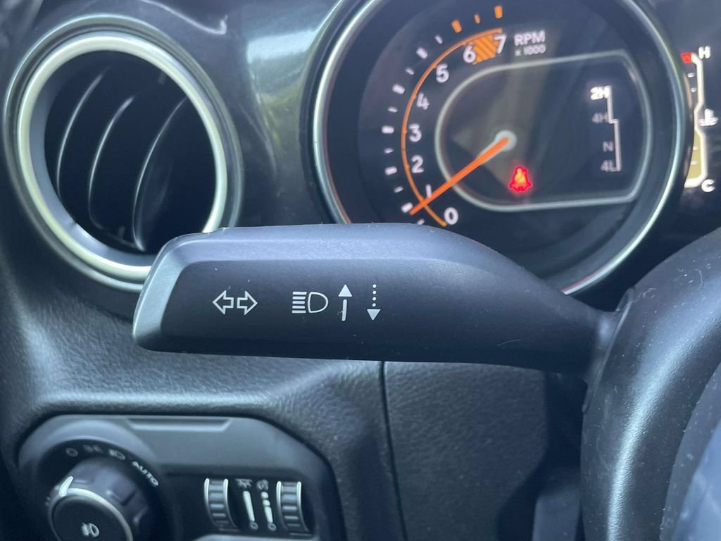 Used 2021 Jeep Wrangler Unlimited Sahara AWD/4WD image 21
