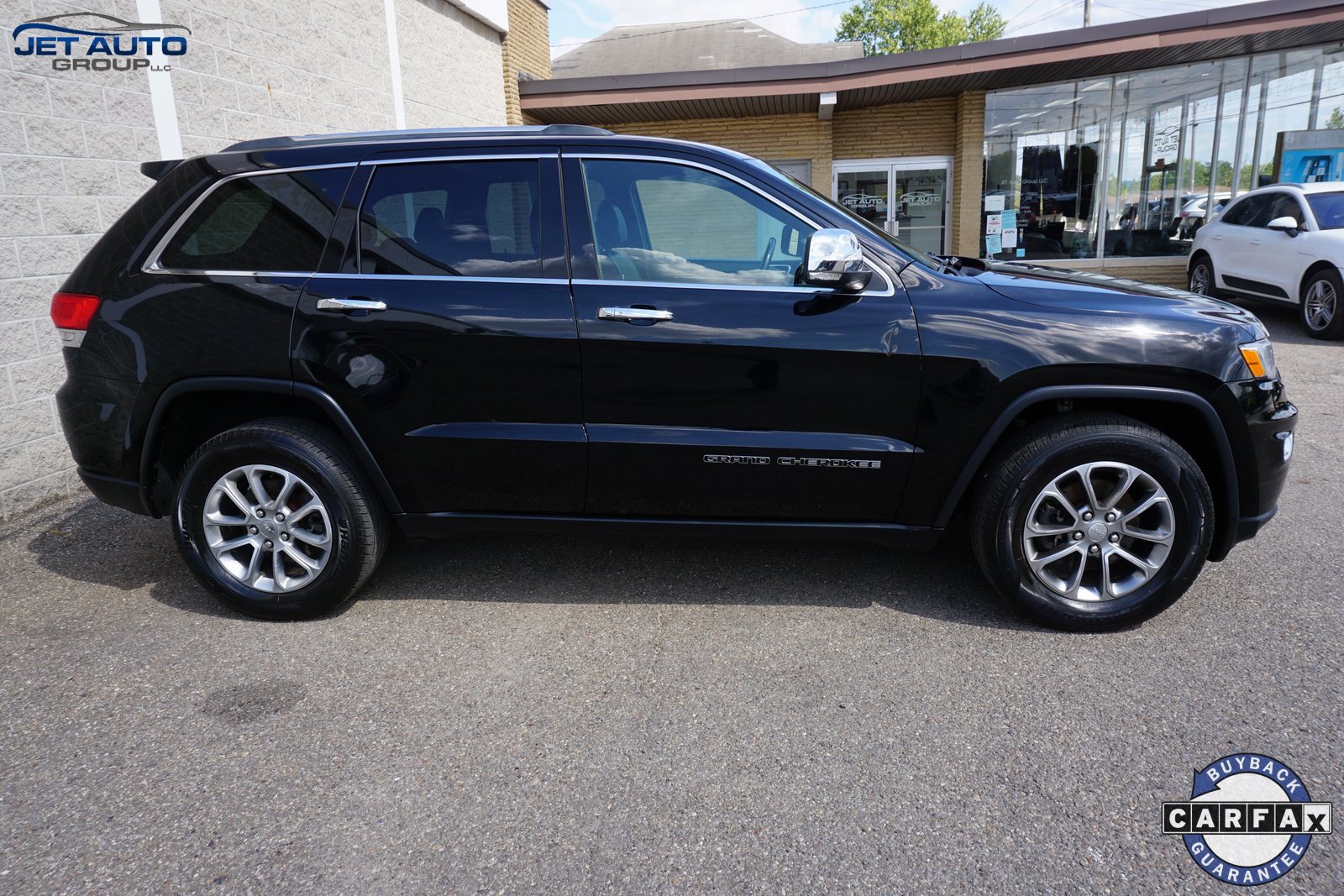 Used 2018 Jeep Grand Cherokee Limited image 6