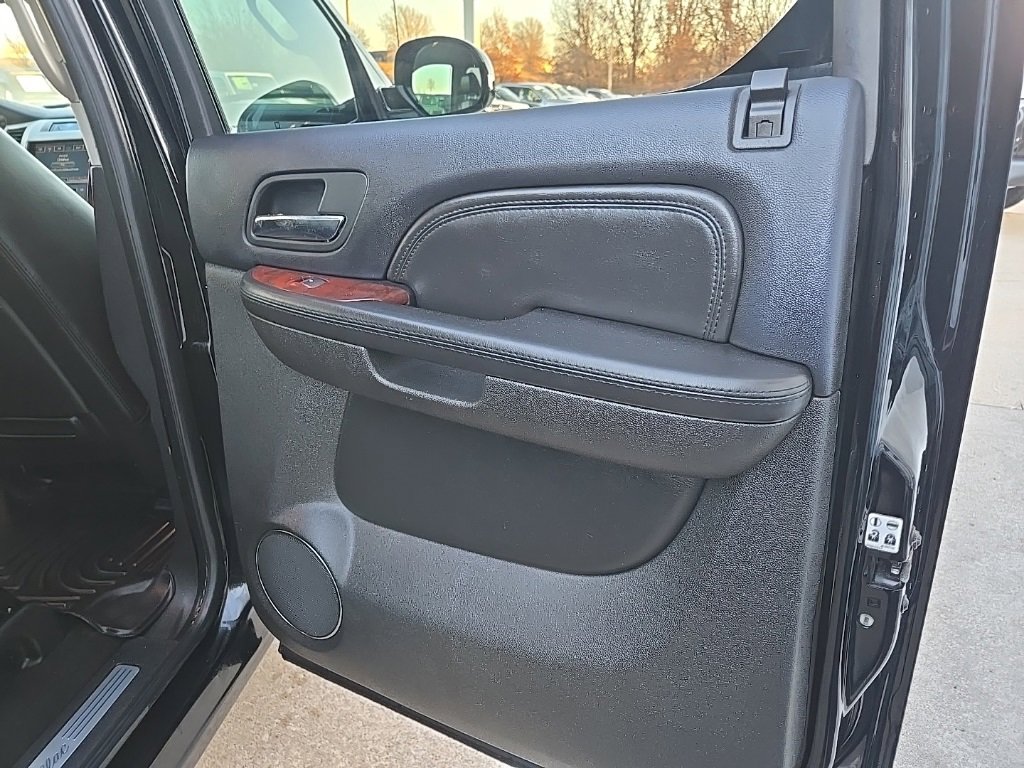 Used 2007 Cadillac Escalade EXT w/ Information Package image 93