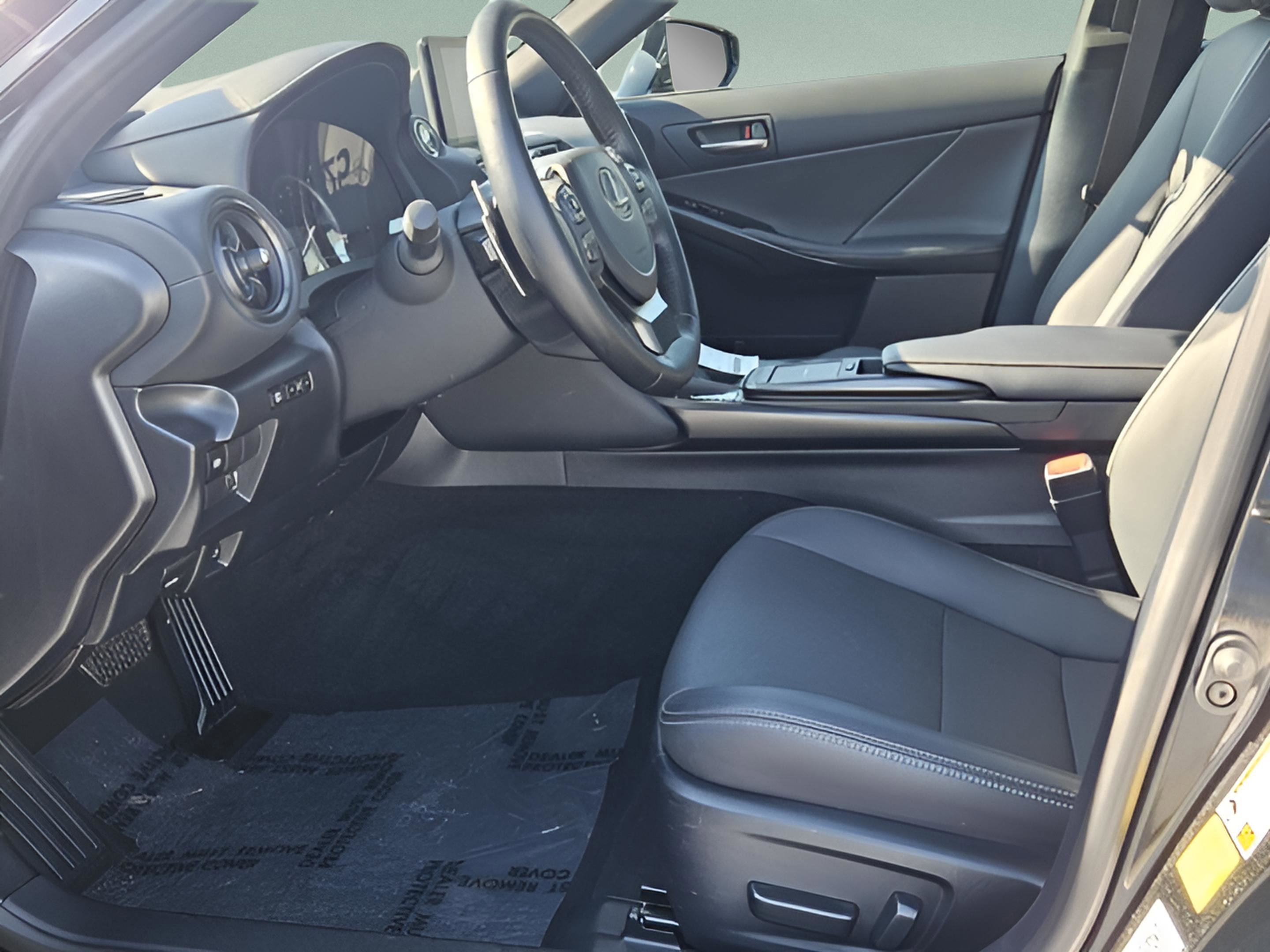 Certified 2025 Lexus IS 350 F Sport w/ Accessory Package image 9