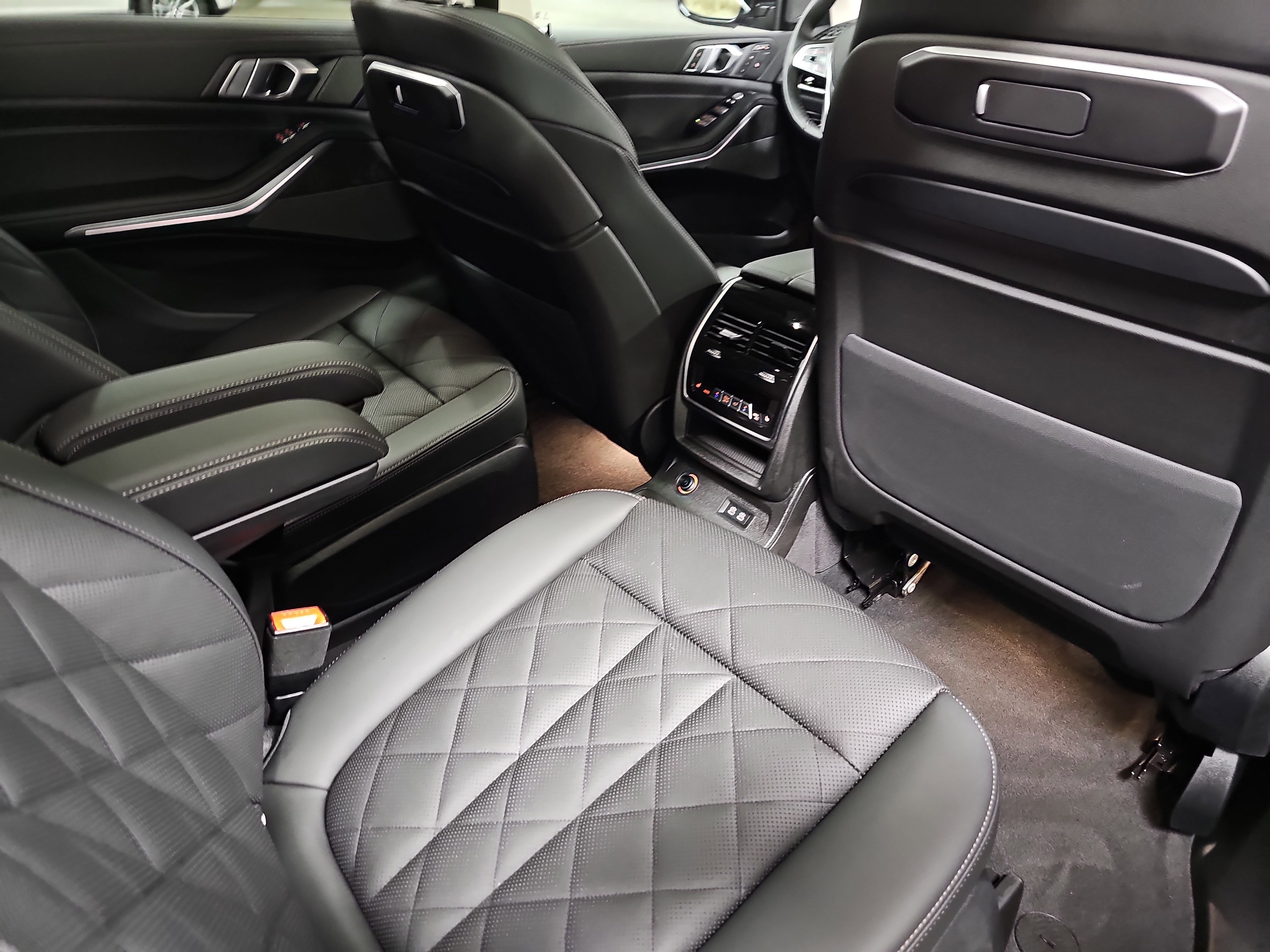 Certified 2025 BMW X7 xDrive40i image 12