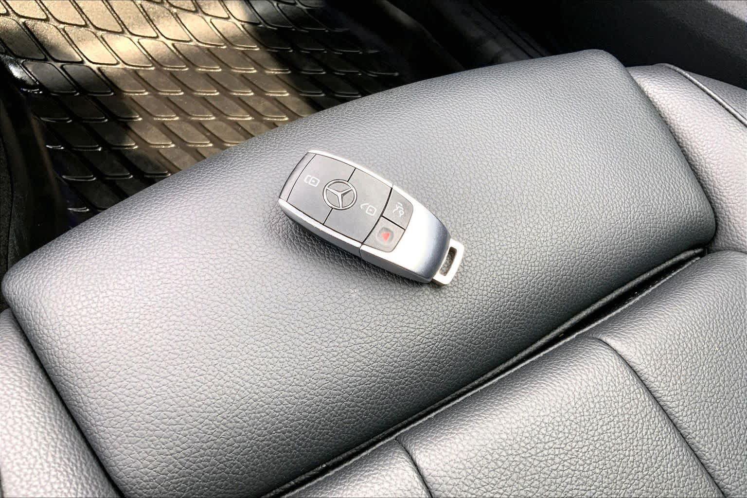 Certified 2021 Mercedes-Benz GLB 250 4MATIC image 15