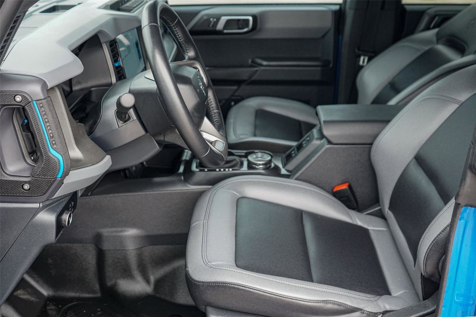 Used 2024 Ford Bronco Black Diamond image 10