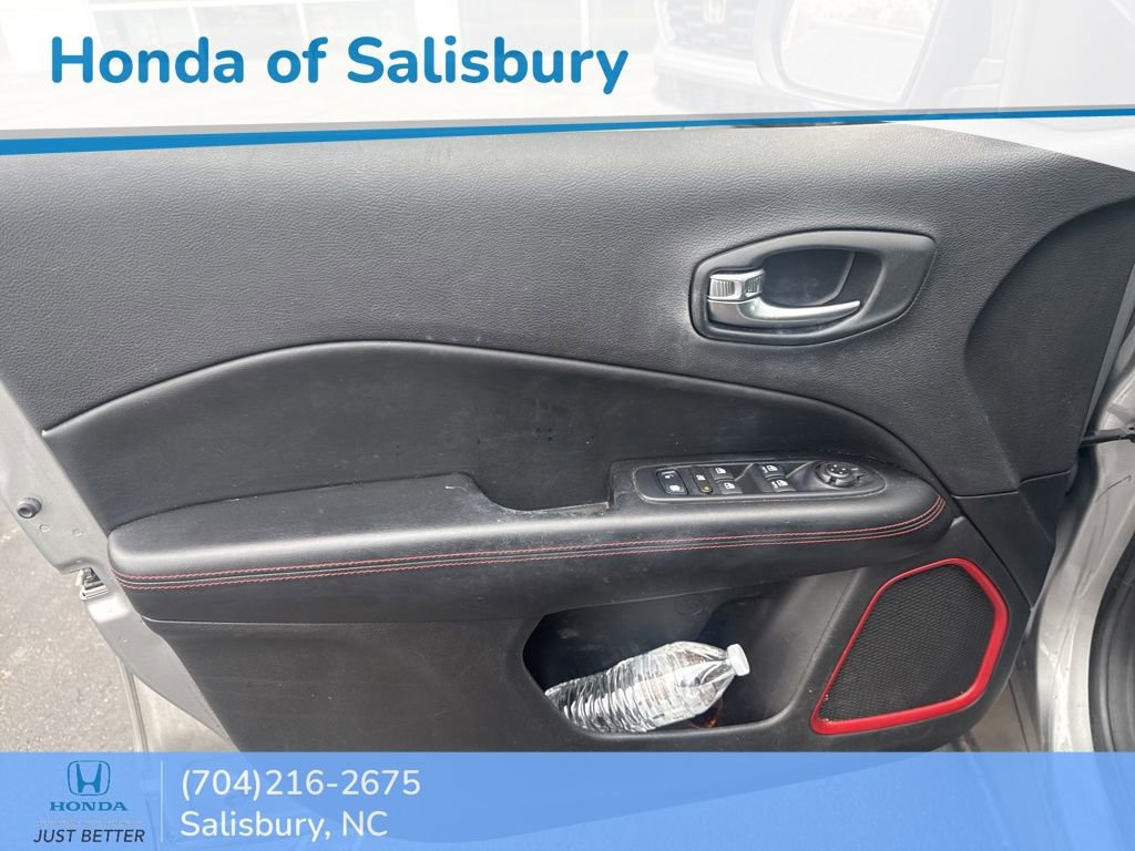 Used 2019 Jeep Compass Trailhawk image 7