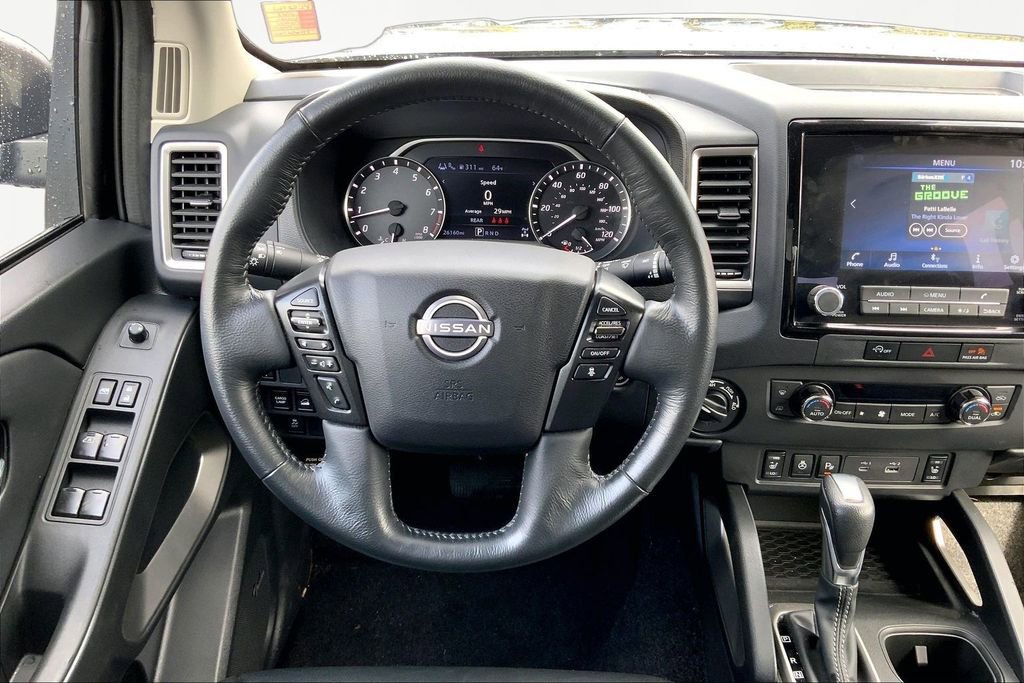 Used 2023 Nissan Frontier SV w/ SV Premium Package image 8