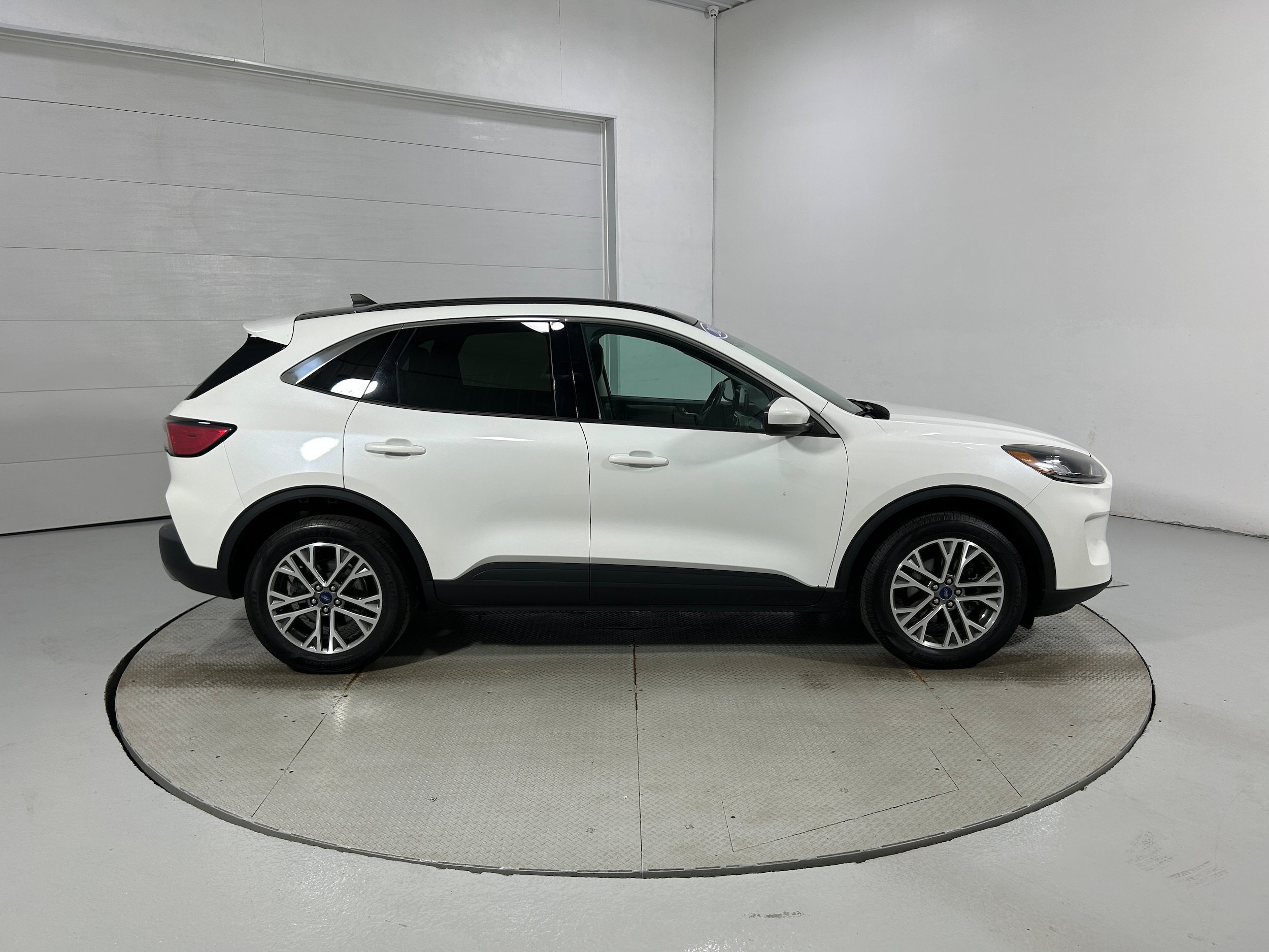 Used 2021 Ford Escape SEL w/ Technology Package AWD/4WD image 37