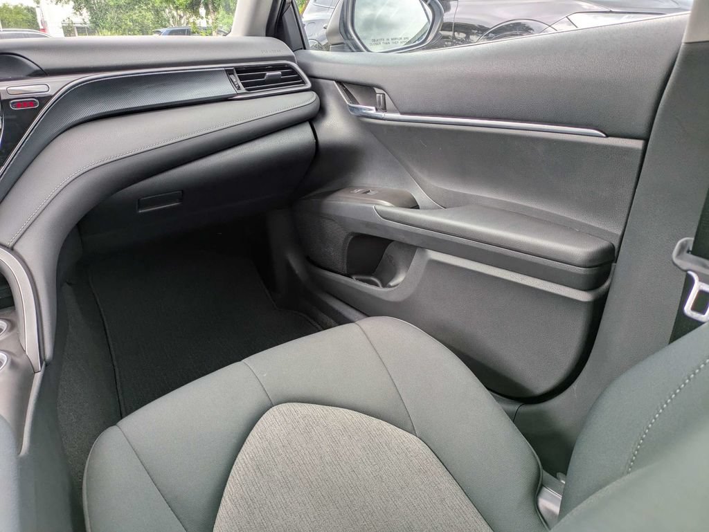 Used 2022 Toyota Camry LE FWD image 19