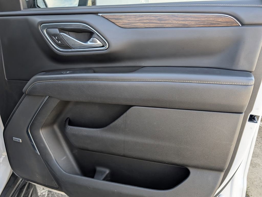 Used 2023 Chevrolet Suburban Premier RWD image 36