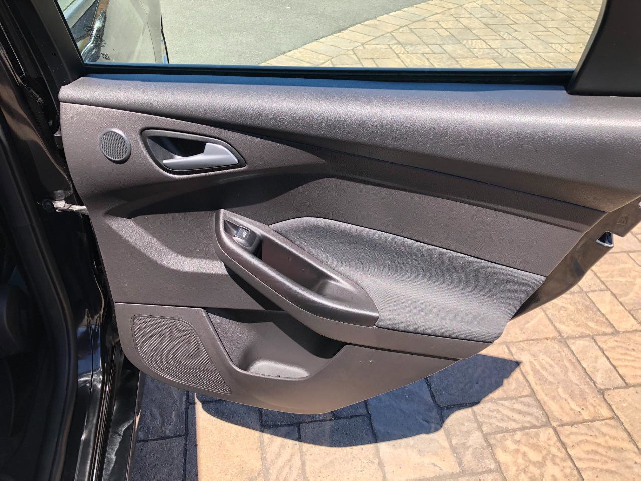 Used 2013 Ford Focus ST FWD image 36