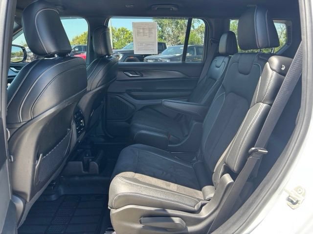 Used 2024 Jeep Grand Cherokee L Laredo AWD/4WD image 18