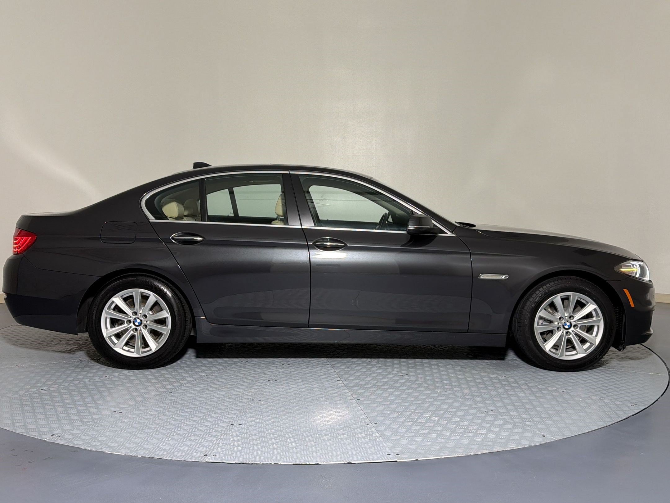 Used 2016 BMW 528i Sedan RWD image 8