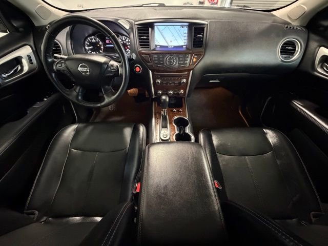 Used 2020 Nissan Pathfinder Platinum image 17