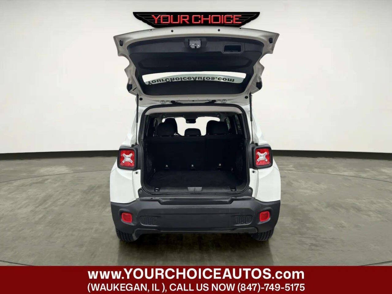 Used 2020 Jeep Renegade Latitude AWD/4WD image 14