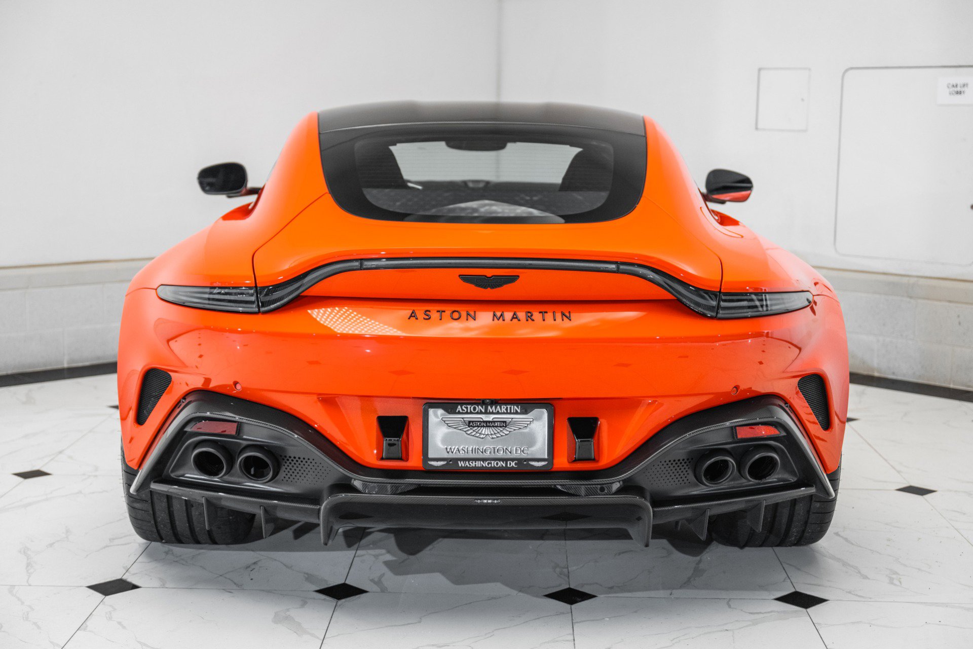 Used 2025 Aston Martin V8 Vantage Coupe image 44