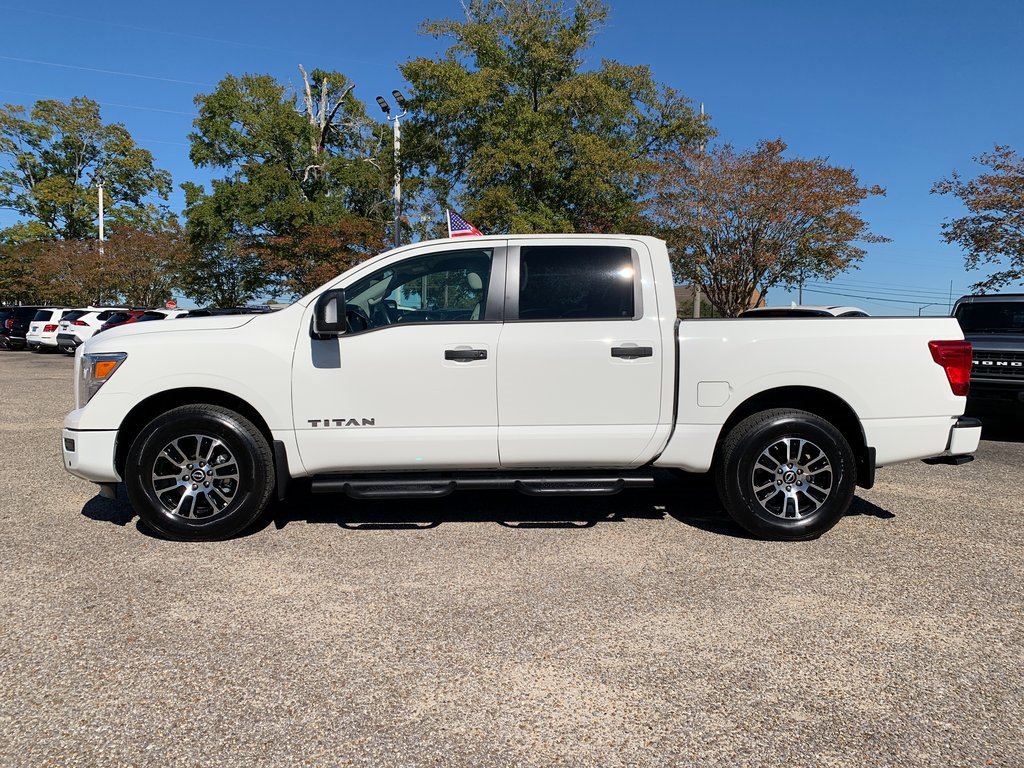Used 2024 Nissan Titan SV w/ SV Convenience Package image 5