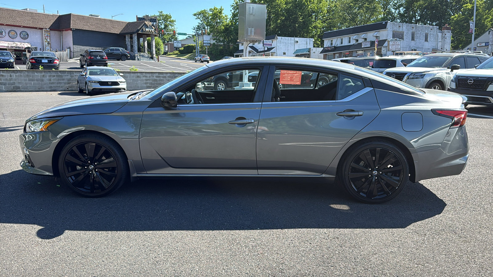 Certified 2022 Nissan Altima 2.5 SR w/ Midnight Edition Package FWD image 4