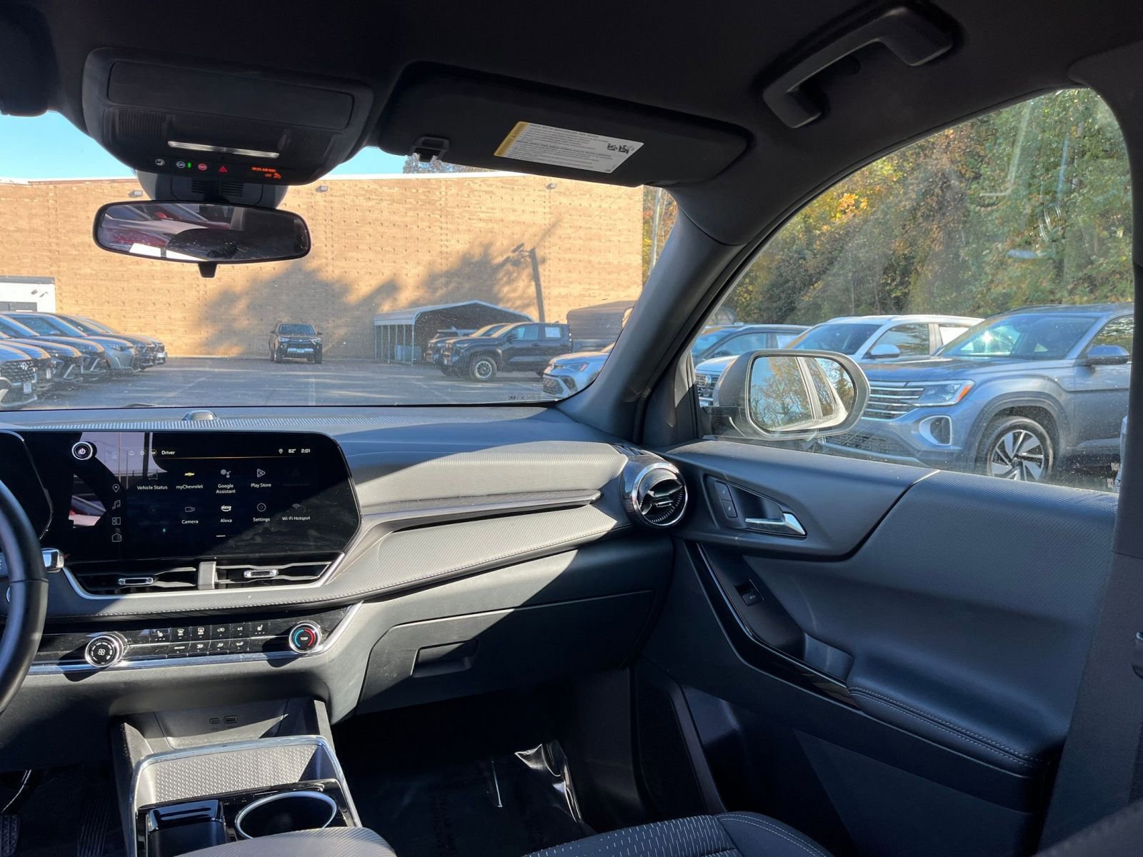 Used 2025 Chevrolet Equinox LT image 31