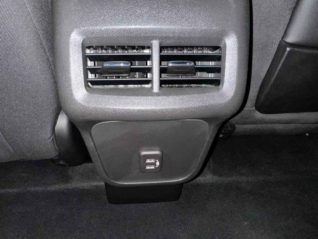 Used 2023 GMC Terrain SLE w/ Driver Convenience Package image 22